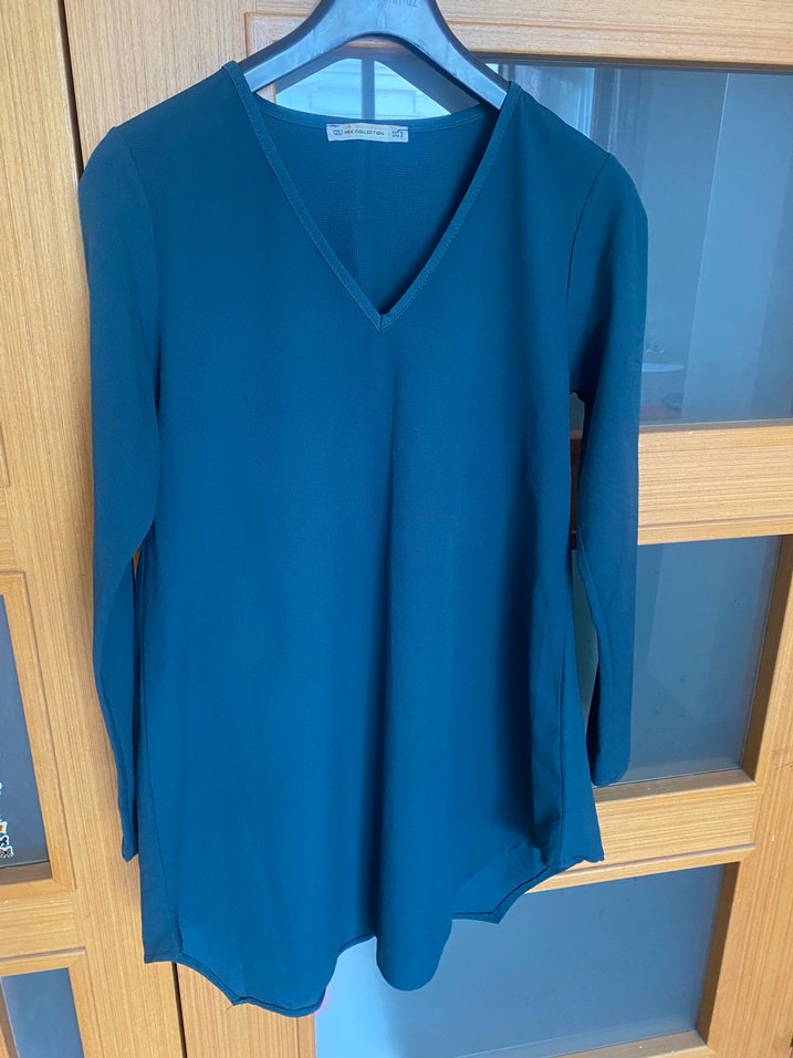 Kadın V Yaka Uzun Kollu koyu yeşil tunik - Görsel 4