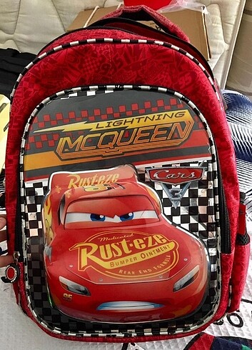 Beden Şimşek McQueen okul çantası orijinaldir