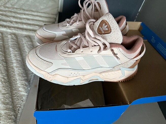 38 Beden ten rengi Renk Adidas Niteball 2W