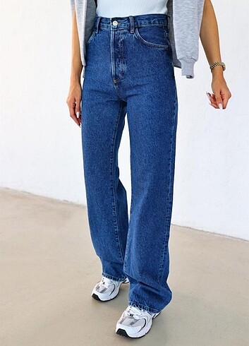 MOM JEANS