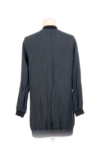 m Beden Bershka Mont %70 İndirimli.