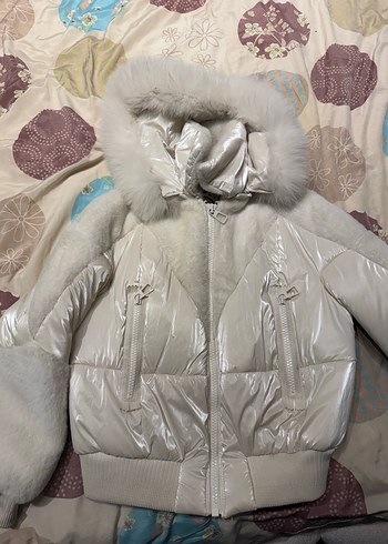 Beyaz Kürk Detaylı Kadın Parlak Mont - Görsel 4