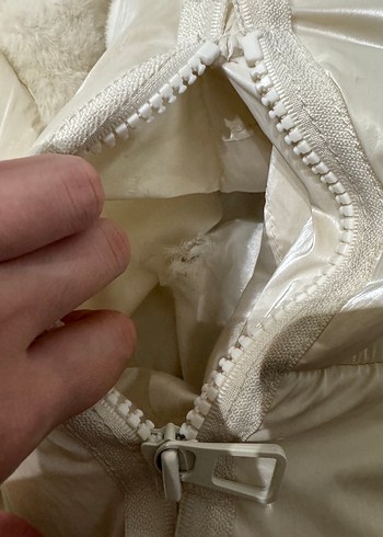 Beyaz Kürk Detaylı Kadın Parlak Mont - Görsel 6