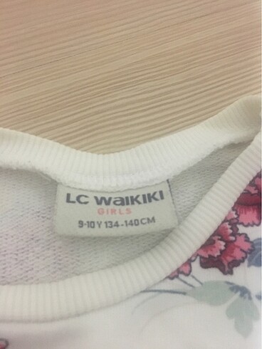 10 Yaş Beden Lc Waikiki sweatshirt