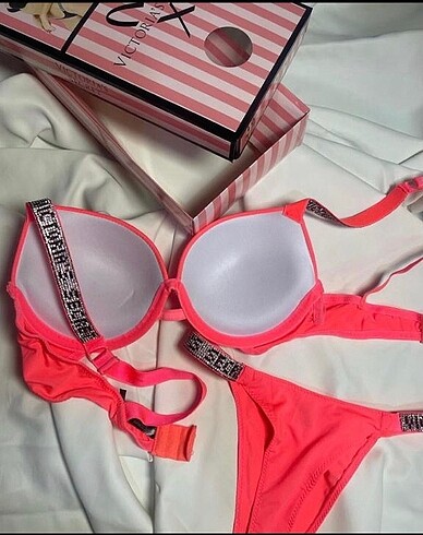 Victoria s Secret Victoria Secret Alt Üst Takım (80B)