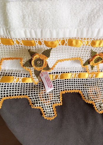 Kenarlari işlemeli havlu - Görsel 3