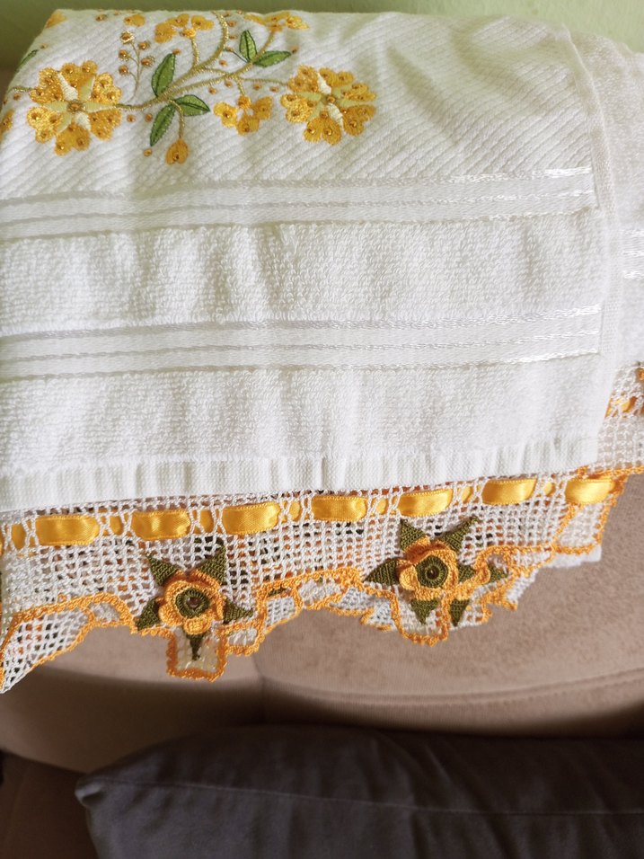 Kenarlari işlemeli havlu - Görsel 5