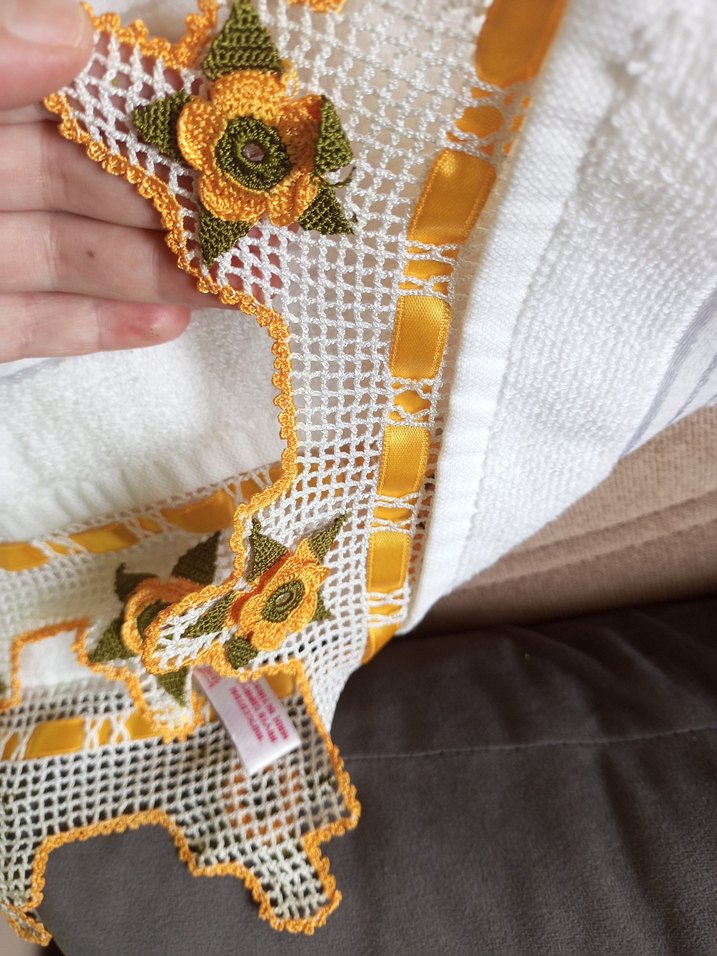 Kenarlari işlemeli havlu - Görsel 4