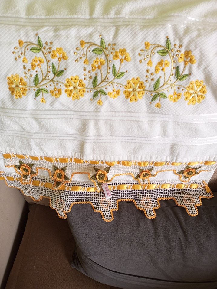 Kenarlari işlemeli havlu - Görsel 2