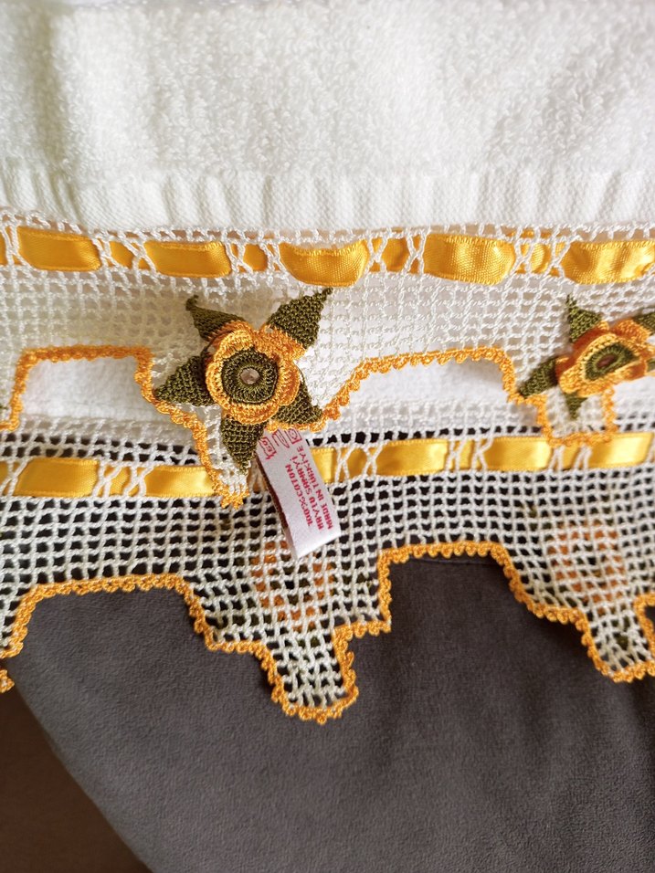 Kenarlari işlemeli havlu - Görsel 3