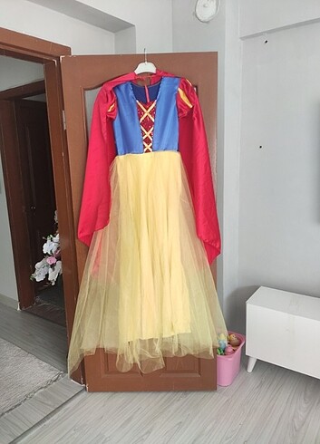 Pamuk Prenses kostümü ve pelerini 