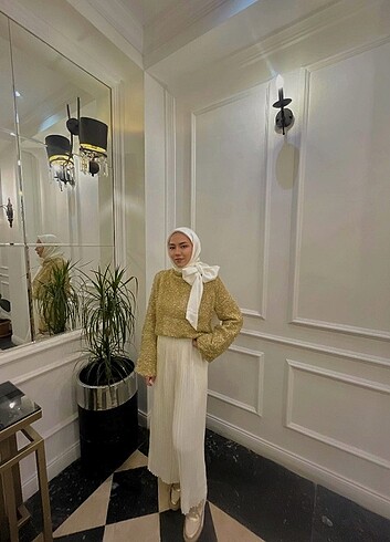 Zara Gold kazak