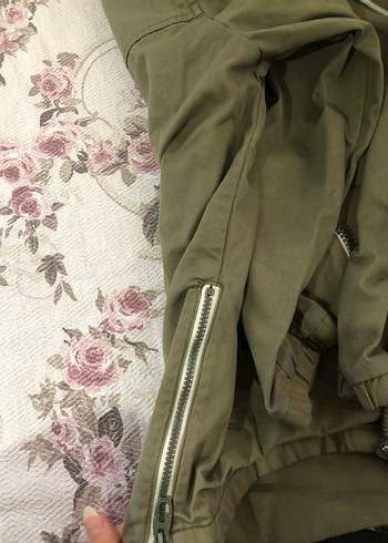 l Beden bershka haki ceket