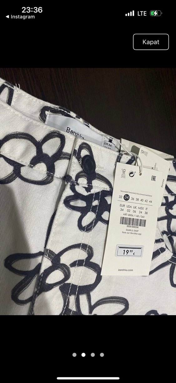 Bershka Çiçek Desenli Beyaz Mini Şort - Görsel 2