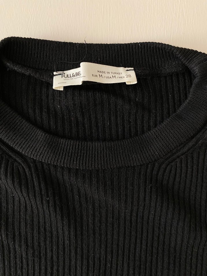 Pull and Bear Siyah Fitilli Uzun Kollu Crop Üst - Görsel 2