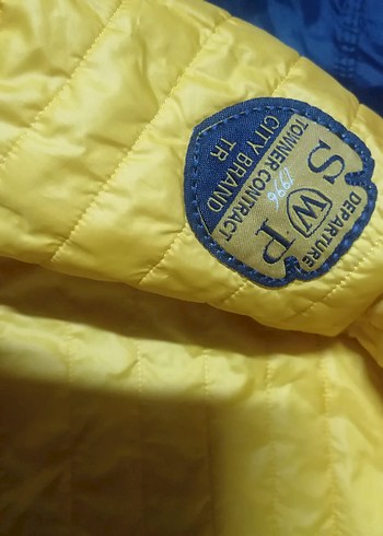 Yağmurluk yada rüzgarlık tam kapşönlü mont - Görsel 12