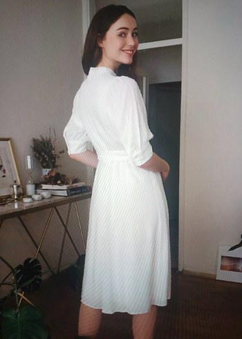 Düğmeli Beyaz Midi Vintage Elbise - Görsel 2