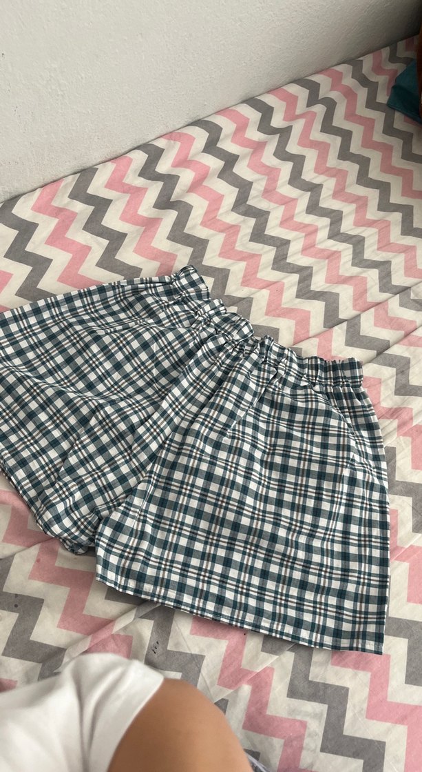 Ekose Desenli Rahat Mini Şort - Görsel 2