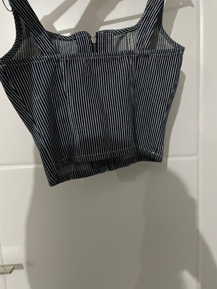 Pull&Bear Siyah Çizgili Crop Top - Görsel 4