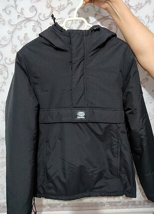 Pull and Bear mont