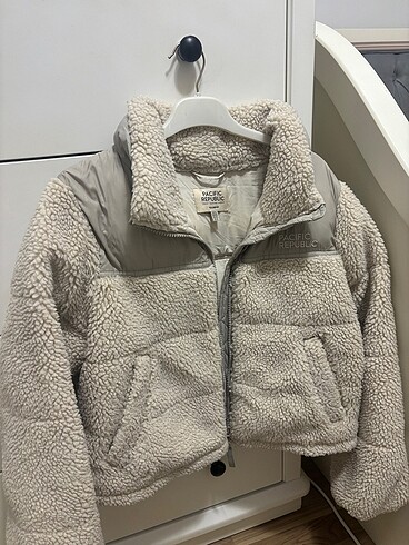 Pull and bear mont