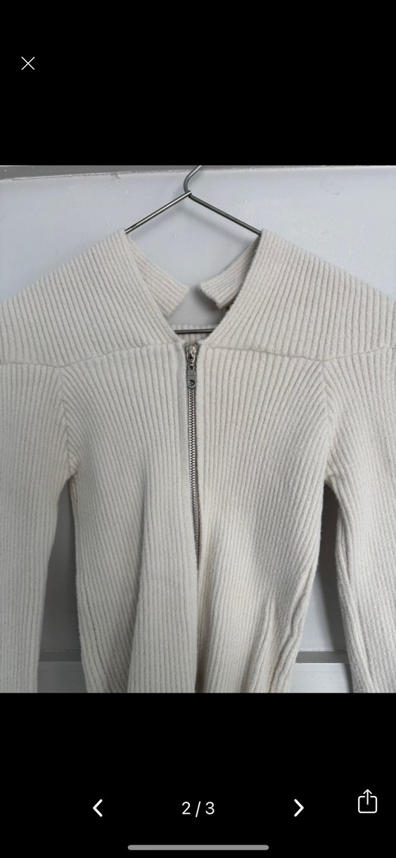 Kadın Beyaz Triko Fermuarlı Açık Omuz Kazak - Görsel 2