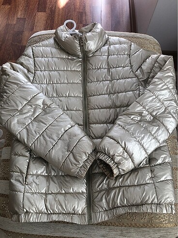 Zara parlak mont