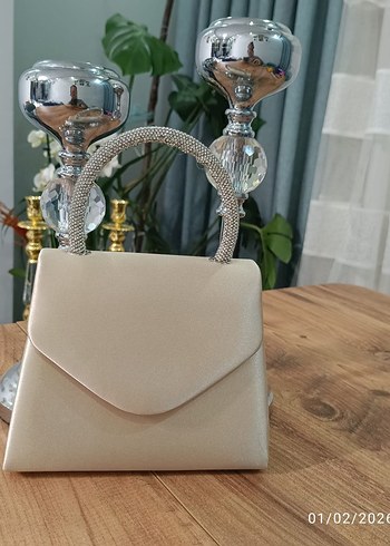 Zincir Detaylı Bej Kadın Portföy Çanta - Görsel 2