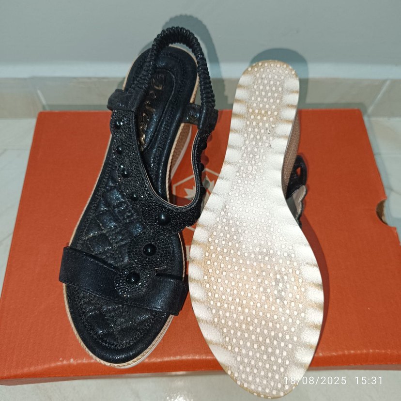 Siyah Dolgu Topuklu Yılan Desenli Kadın Sandalet - Görsel 3