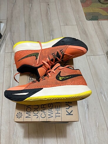 43 Beden turuncu Renk Nike Kyrie irving