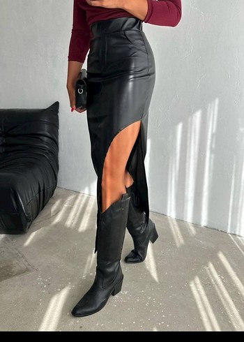Zara TASARIM YIRTMAÇLI DERİ ETEK
