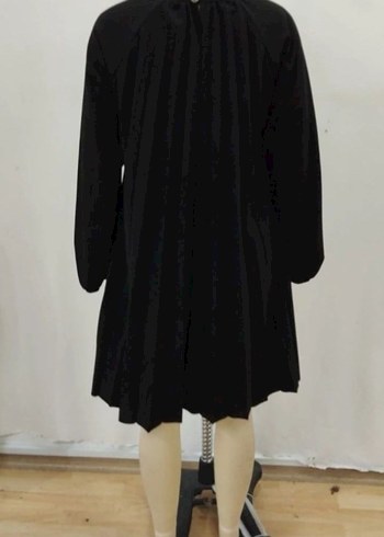 YUVARLAK YAKA PİLELİ SALAŞ İTHAL KREP ELBİSE - Görsel 6