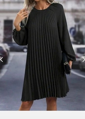 YUVARLAK YAKA PİLELİ SALAŞ İTHAL KREP ELBİSE - Görsel 2