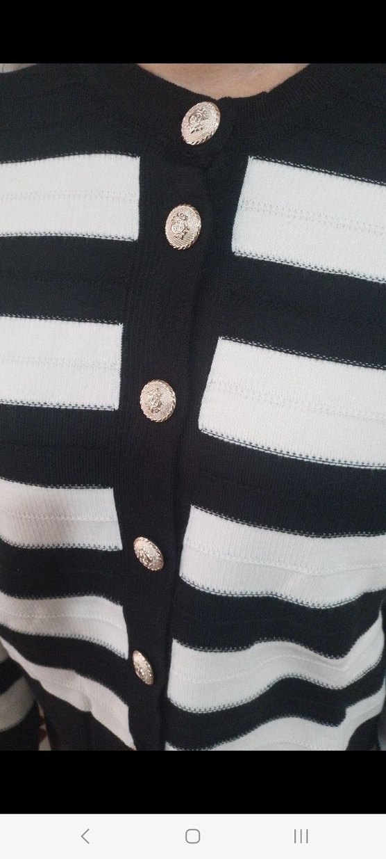 METAL DÜĞMELİ ÇİZGİLİ AKRİLİK HIRKA - Görsel 2