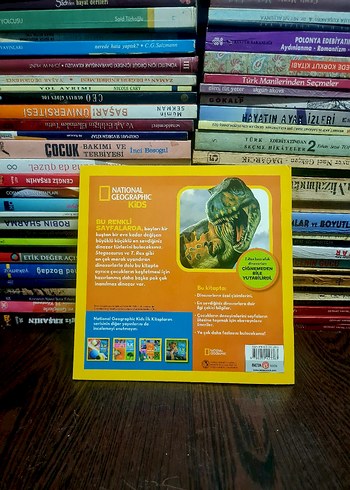 Beden Renk İlk Dinazor Kitabım - National Geographic Kids