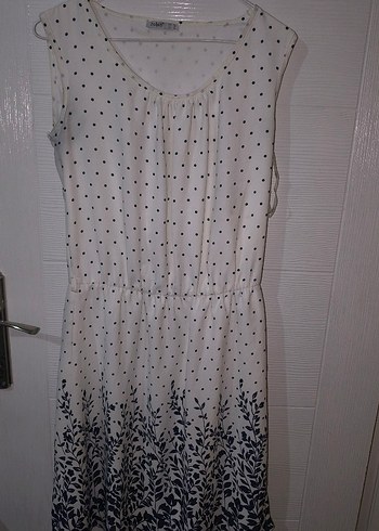 Puantiye Desenli Gri Beyaz Midi Elbise - Görsel 2