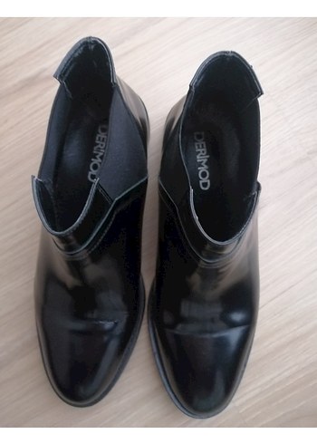 Siyah Minimalist Kadın Botlar - Görsel 5