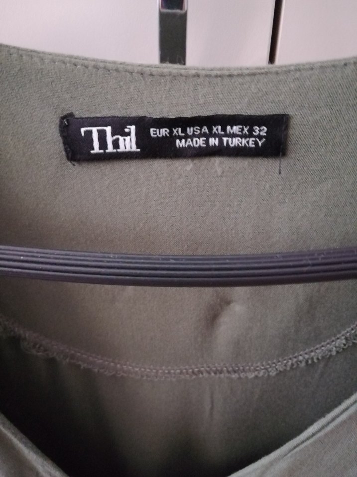 Düğmeli V Yaka Uzun Elbise - Görsel 4