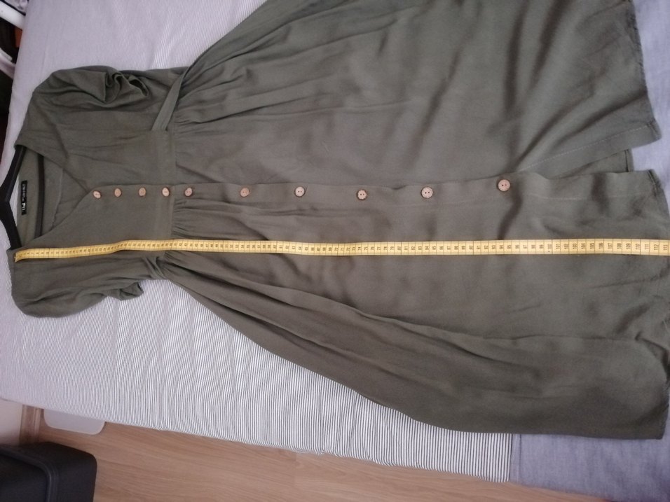 Düğmeli V Yaka Uzun Elbise - Görsel 3