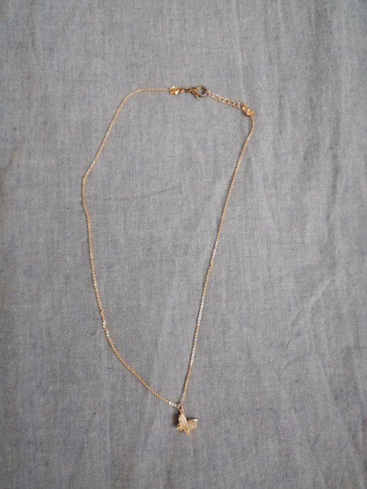 Zincir Detaylı Minimalist Kelebek Kolye - Görsel 2