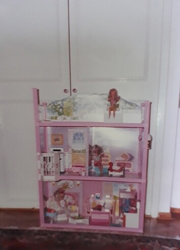  Beden Barbie evi