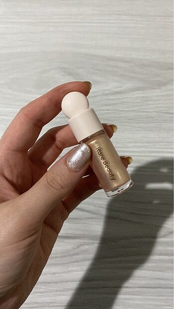 rare beauty highlighter