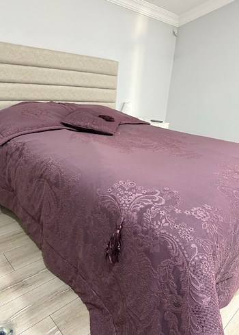 Karaca Mor Nakışlı Yatak Örtüsü - Görsel 2