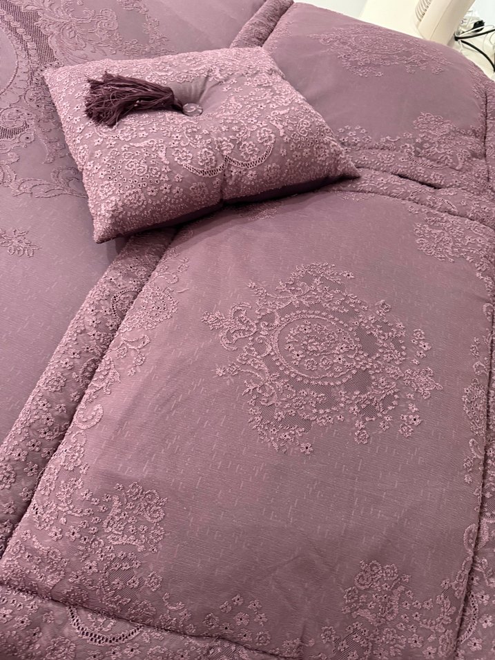 Karaca Mor Nakışlı Yatak Örtüsü - Görsel 4