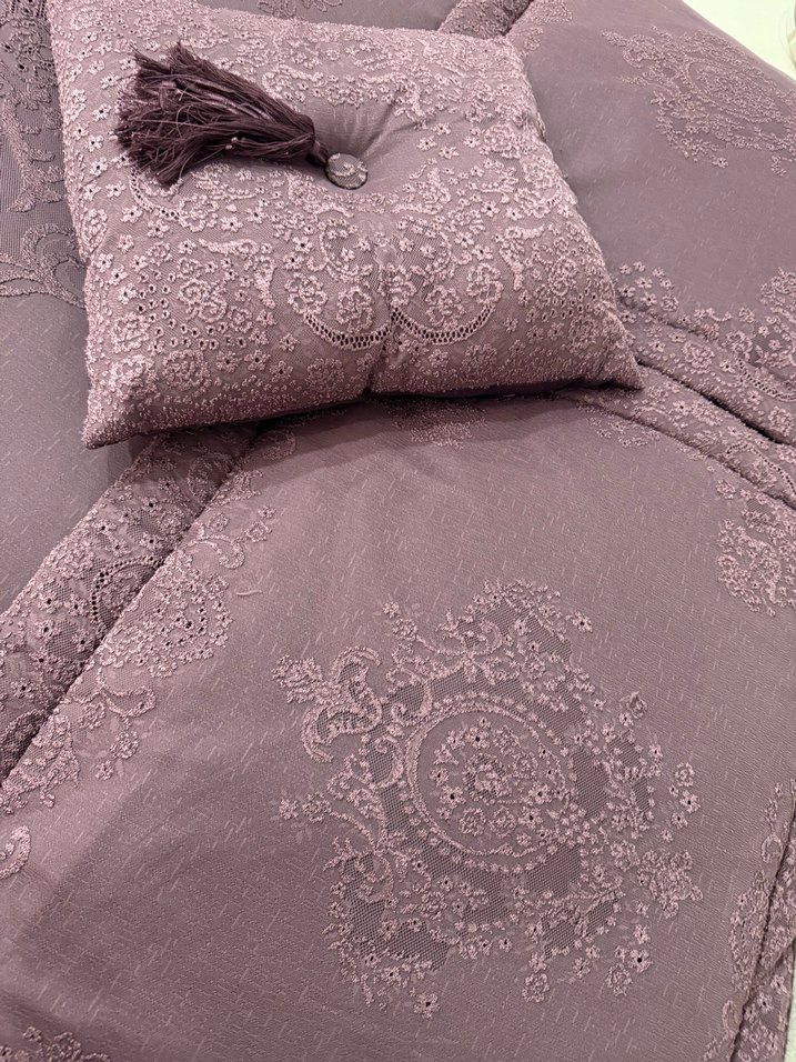 Karaca Mor Nakışlı Yatak Örtüsü - Görsel 5