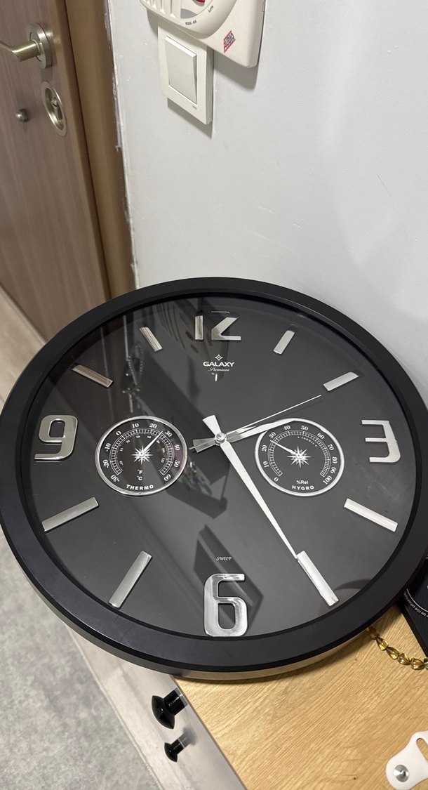 Galaxy Siyah Duvar Saati - Görsel 2