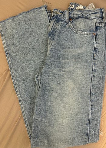 Pull and Bear Acik Mavi Yikamali Rahat Kesim Jean