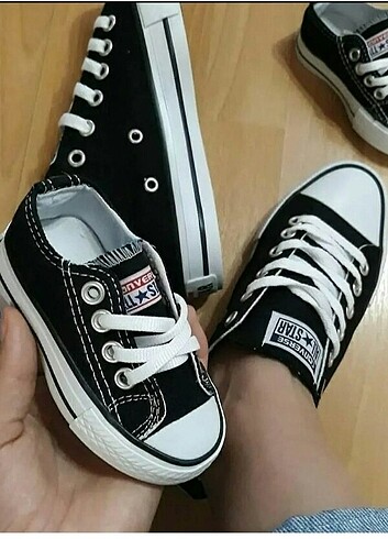 22 Beden siyah Renk Converse