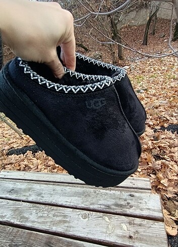 UGG slipper 