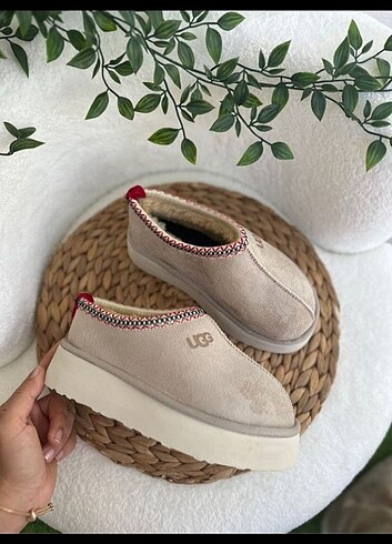UGG slipper 
